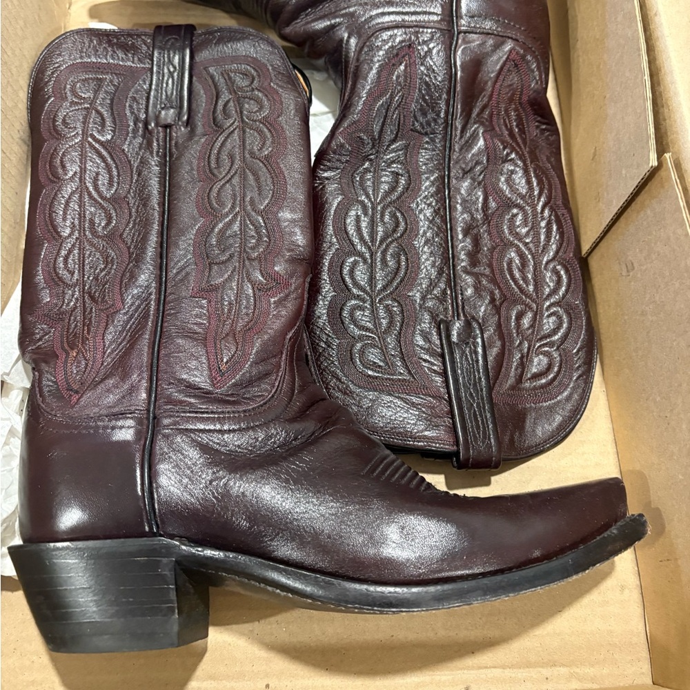 Women’s 1883 by Lucchese deep burgundy/wine leather cowboy boots.